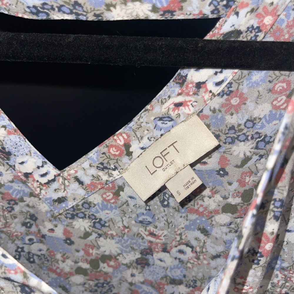 Loft Small Floral Blouse - Picture 2 of 3
